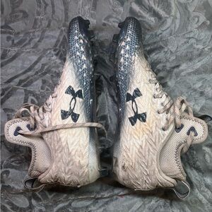 Under Armour Black and Cream Sports Cleats